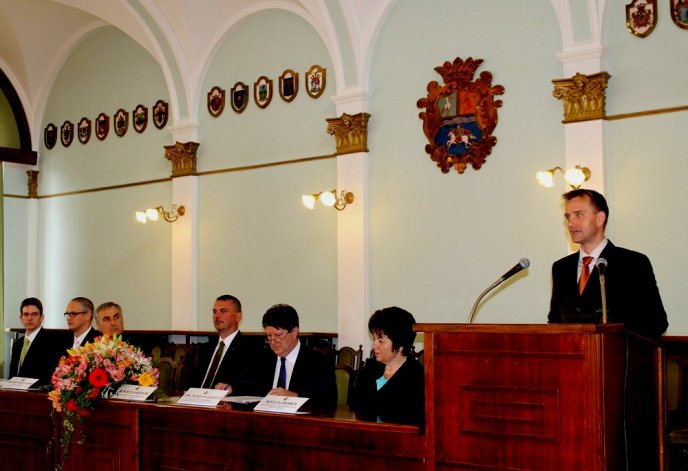 Керівництво Закарпаття підписало угоду з 10-ма регіонами Угорщини, Румунії та Сербії – 04