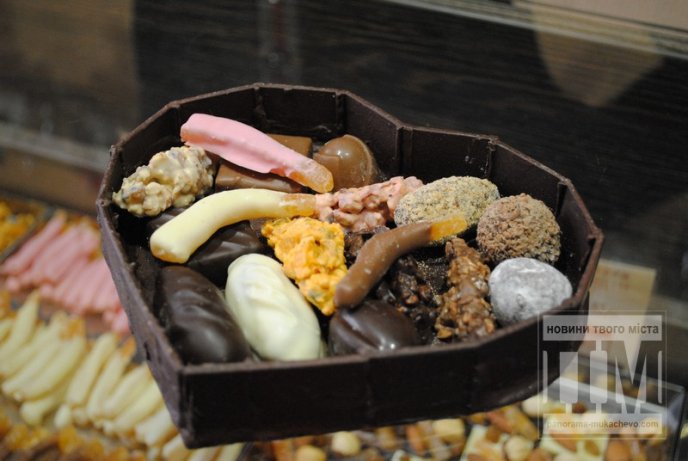 "Кондитерський дім "Bondarenko" до дня святог Валентина виготовив унікальні шоколадні ласощі (ФОТО) – 09