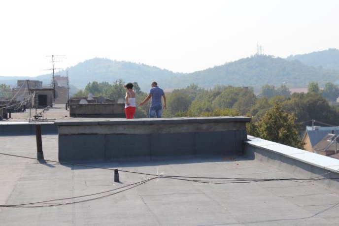 В Мукачеві на семи багатоповерхівках ремонтують дах – 05