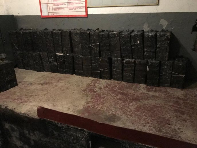 У будинку лісника виявили понад 36 тисяч пачок контрабандних сигарет – 04 У будинку лісника виявили понад 36 тисяч пачок контрабандних сигарет – 04
