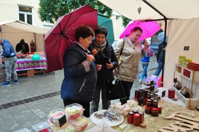 В Ужгороді з’явилася Солодка вулиця – 05