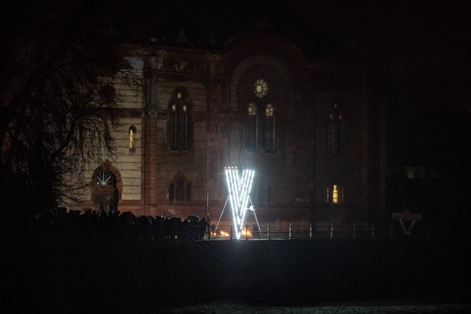 Із нагоди святкування Хануки в Ужгороді запалили менору – 01 Із нагоди святкування Хануки в Ужгороді запалили менору – 01