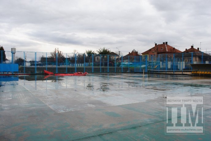 Вслід за Ужгородом льодову ковзанку відкриють і в Мукачеві (ФОТОФАКТ) – 06