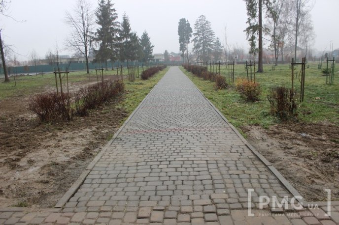 Сьогодні у Парку Перемоги у Мукачеві з’являться кілька дерев’яних будиночків – 06