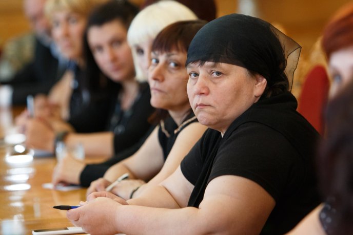 Родини закарпатських військових з вимогами зустріли Міністра оборони Степана Полторака – 03