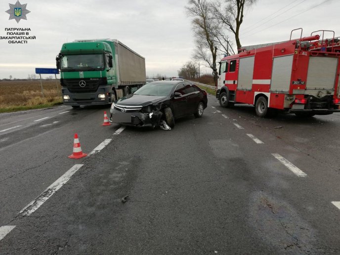 Трагічна аварія на трасі "Київ-Чоп": внаслідок зіткнення з деревом двоє осіб загинули – 03