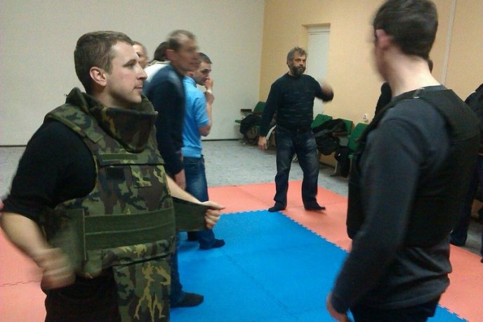 Ужгородських активістів самооборони вчили захищатися в бою (ФОТО) – 07 Ужгородських активістів самооборони вчили захищатися в бою (ФОТО) – 07