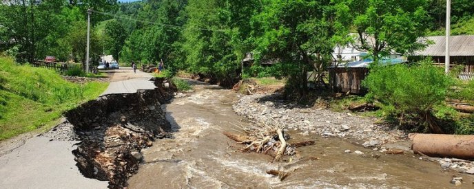 Водою несло курей, поросят: закарпатці розповіли про страшну негоду – 03