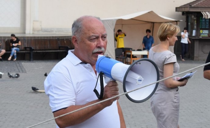 Понад 40 медиків бігали в центрі Ужгорода – 01