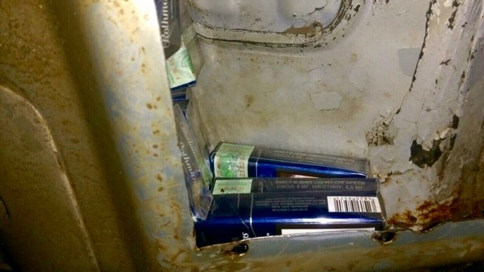 На КПП "Тиса" затримали іномарку "Mercedes", у якій виявили 700 пачок цигарок – 03 На КПП "Тиса" затримали іномарку "Mercedes", у якій виявили 700 пачок цигарок – 03