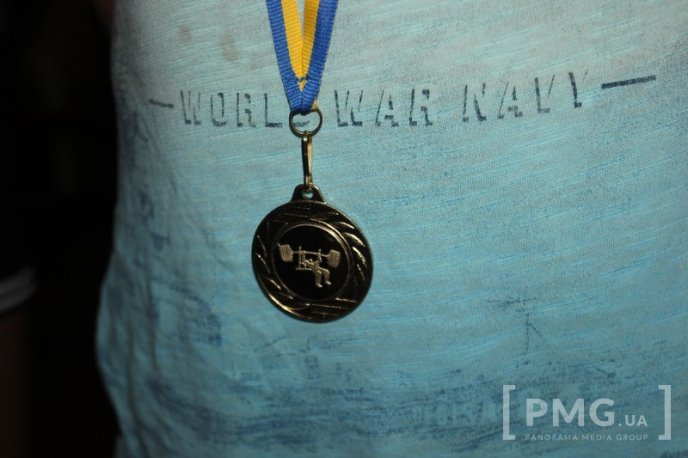 У Мукачеві відбувся святковий турнір з класичного жиму лежачи – 13