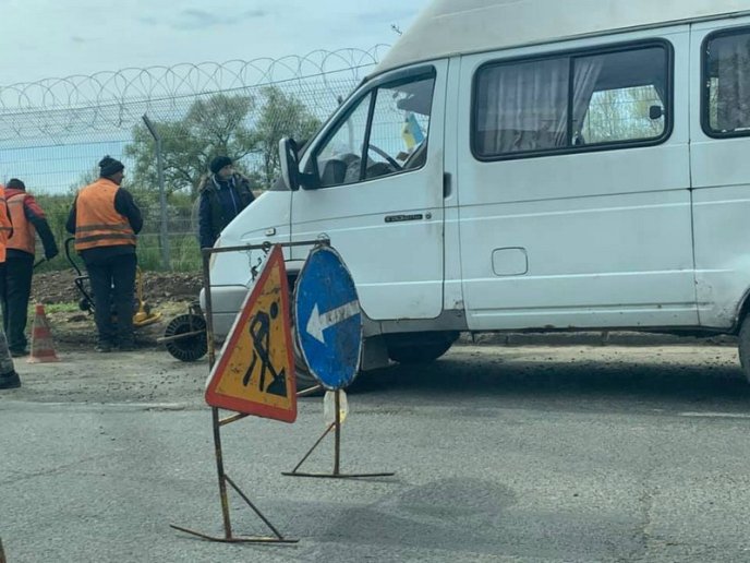 В Ужгороді готуються до візиту Зеленського: місто поспіхом приводять до ладу, – соцмережі – 02