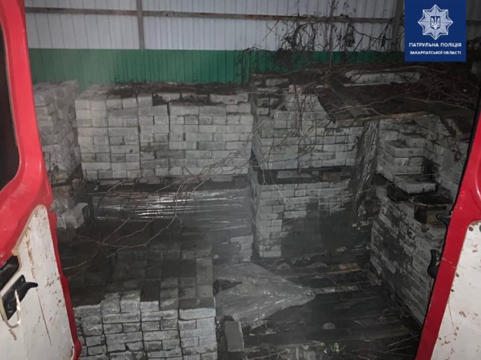 Ввечері двоє невідомих проникли на чуже подвір’’я – 05 Ввечері двоє невідомих проникли на чуже подвір’’я – 05