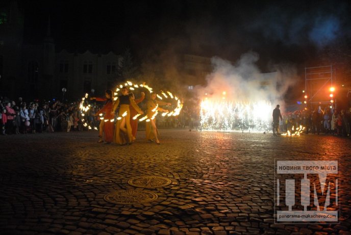 У Мукачеві відзначили День святого Мартина яскравим вогняним шоу (ФОТОРЕПОРТАЖ) – 35