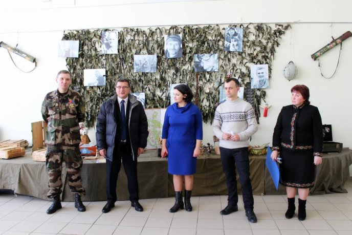 Організатор "Військово-польового арту" Павло Ротар назвав виставку в Ужгороді однією з найвдаліших – 08