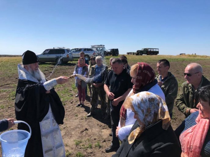 Освячено відновлений після акту вандалізму 8-метровий хрест – 04