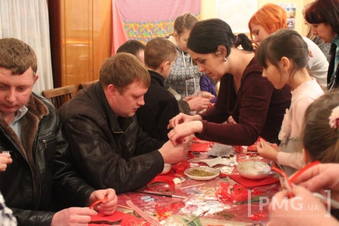 У Мукачеві діти власноруч робили валентинки військовим – 13