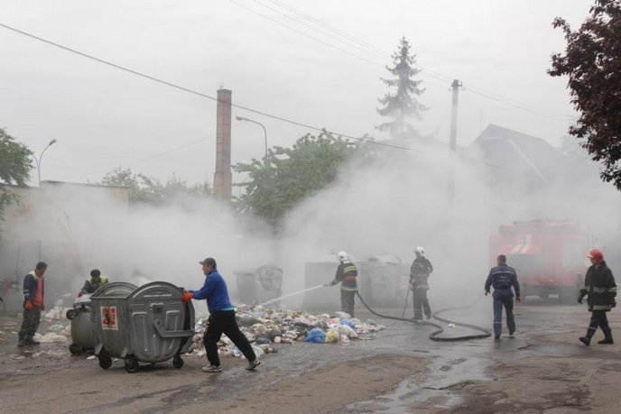 В Ужгороді на одній із вулиць лунали вибухи – 05