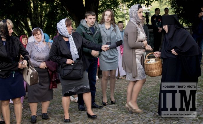 У Мукачівському Свято-Миколаївському жіночому монастирі святкують Успіння Пресвятої Богородиці (ФОТОРЕПОРТАЖ) – 32