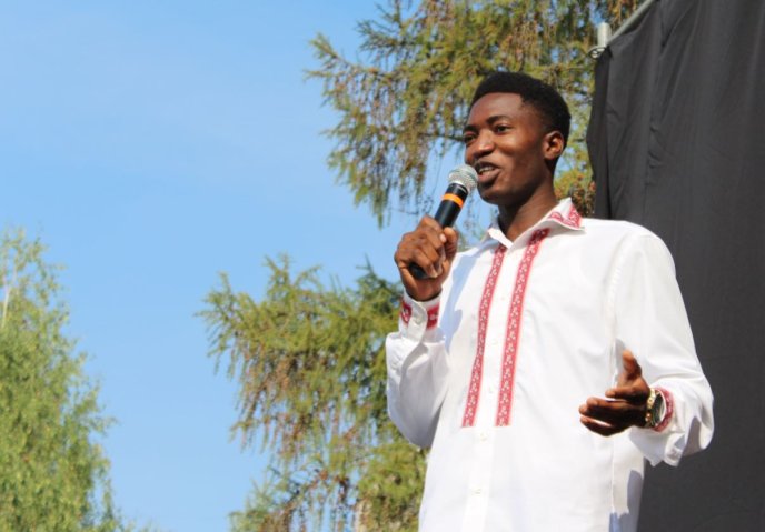 День знань в УжНУ: з’явилися фото з святкування – 05