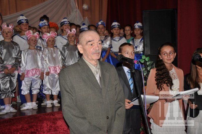 У міському Будинку школярів вітали ветеранів педагогічної ниви (ФОТО) – 36