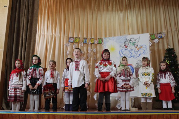 У Дубовому фестиваль «Вифлеємська зіронька» зібрав юних колядників   – 10