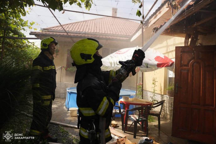 В Ужгороді внаслідок пожежі травмувалося подружжя – 02 В Ужгороді внаслідок пожежі травмувалося подружжя – 02