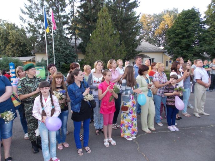 Закарпатських прикордонників, які повернулися зі Сходу України, зустрічали як Героїв (ФОТО) – 05