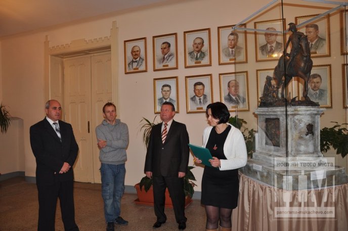 У мукачівській Ратуші презентували скульптуру Святого Мартина (ФОТО) – 06