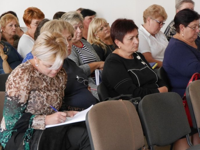 Скандал в ужгородській школі негативно вплинув на репутацію освітян усього Закарпаття – 02