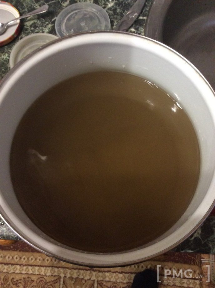 У Мукачеві з кранів тече каламутна вода – 01