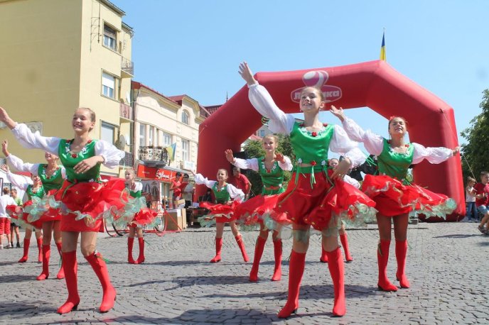 У Мукачеві відбулось родинне свято морозива "Ласунка" – 16