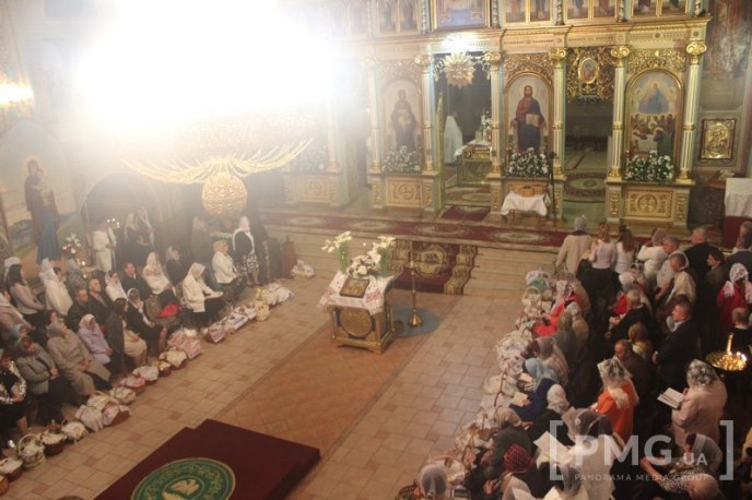 Православні та греко-католики Мукачева відзначають Воскресіння Христове – 03 Православні та греко-католики Мукачева відзначають Воскресіння Христове – 03