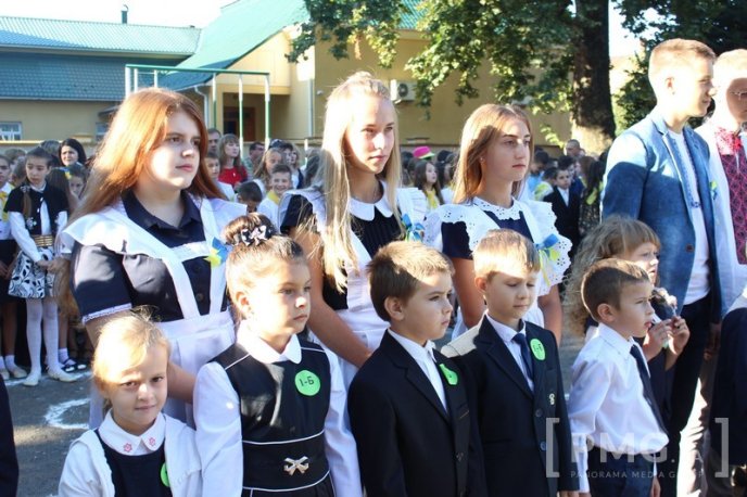 Свято Першого дзвоника відзначили у Мукачівській ЗОШ №1 ім. Пушкіна – 11