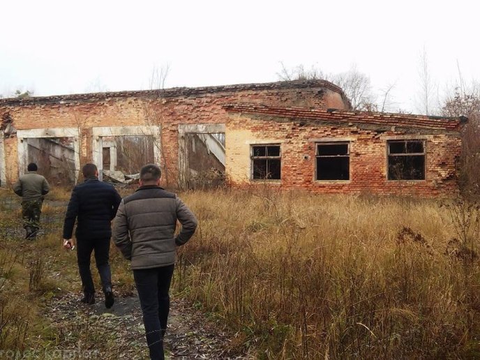 Мукачівський аеродром нагадує зону відчуження: як він зараз виглядає – 08