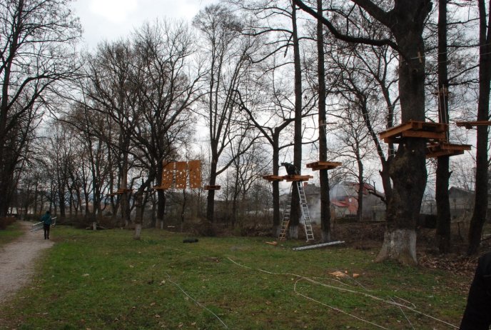 Наприкінці весни в Іршаві відкриють перший у Закарпатті мотузковий парк – 04