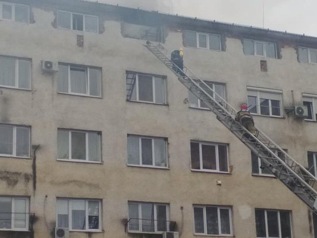 В Ужгороді горів гуртожиток – 09