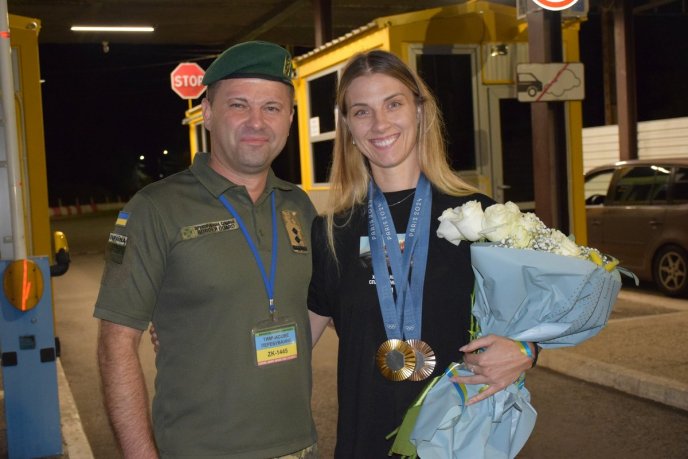 Приїхала на КПП: вночі на Закарпатті зустрічали олімпійську чемпіонку Ольгу Харлан – 03