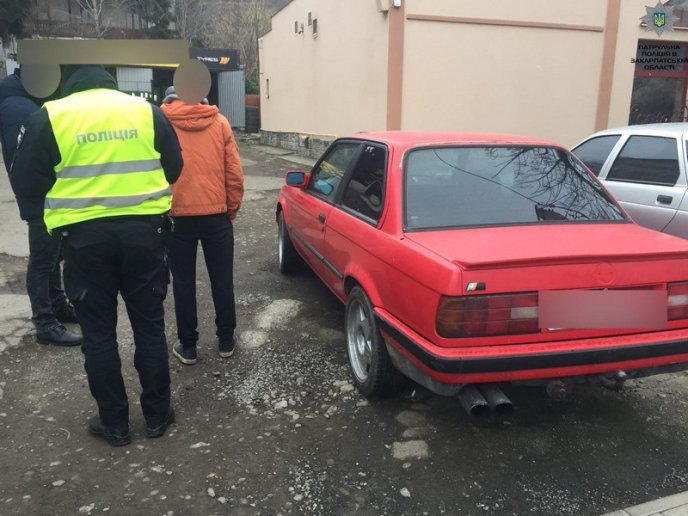 Патрульні знайшли BMW, який вкрали в Ужгороді – 01