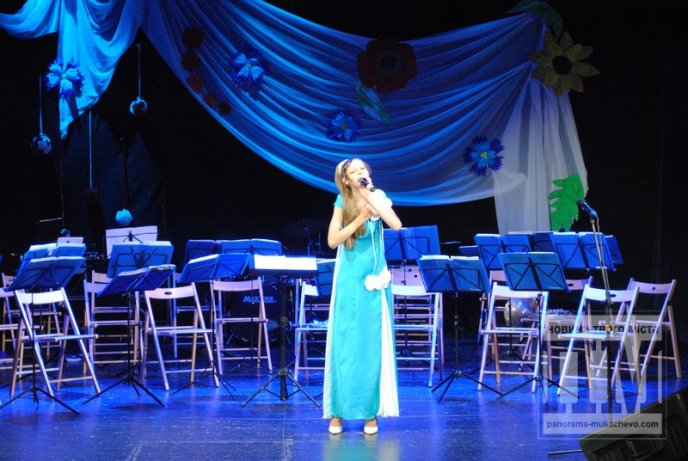 До Дня педагога у Мукачеві нагороджували найкращих освітян міста (ФОТОРЕПОРТАЖ) – 02