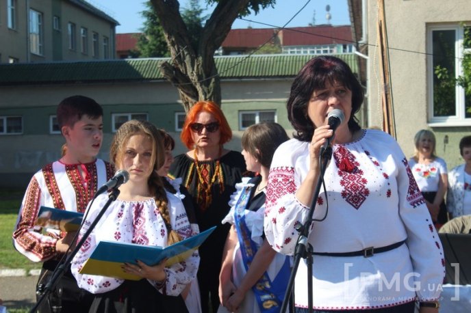 У Мукачівській ЗОШ №11 урочисто відзначили свято останнього дзвоника – 29 У Мукачівській ЗОШ №11 урочисто відзначили свято останнього дзвоника – 29