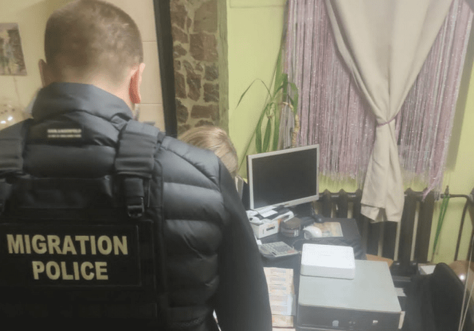 Закарпатку судитимуть за втягнення жінок у проституцію – 01