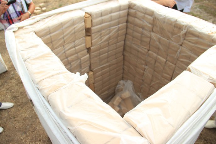 На Закарпатті під паливними брекетами виявили партію контрабандних цигарок – 16