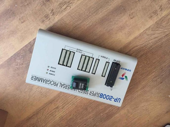 На Закарпатті СБУ викрила чоловіків, які налагодили ретрансляцію заборонених російських телеканалів – 02