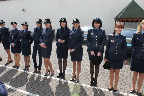 Закарпатські правоохоронці переодягнулись у літній одяг – 02