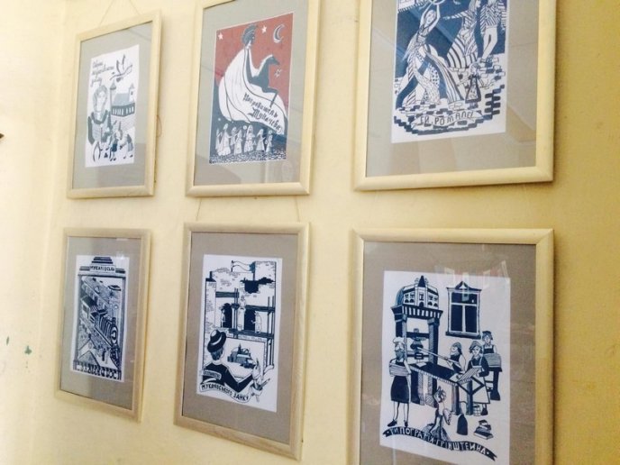 У Мукачеві в дитячій художній школі триває виставка творчих робіт випускників – 10