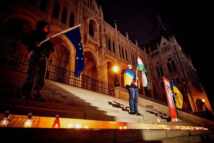 Будапештський парламент вимкнув освітлення в пам’ять жертв Голодоморів – 03