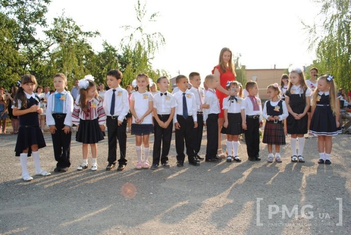 Мукачівська ЗОШ №4 патріотично відсвяткувала День знань – 21