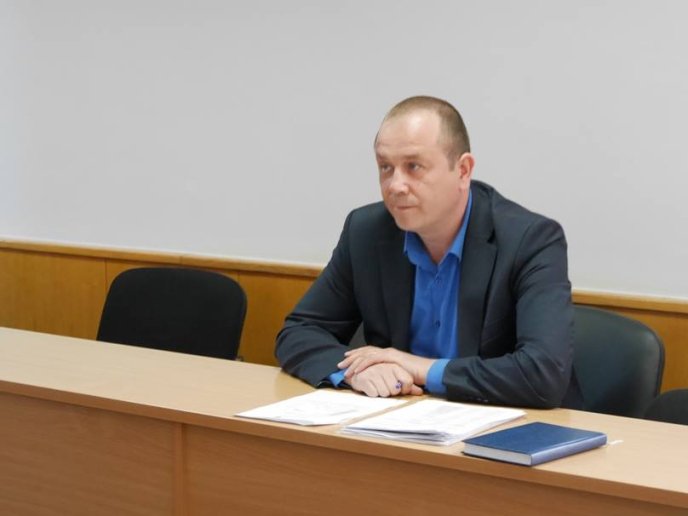 Керівники Ужгорода закликали місцевих перевізників маршрутних таксі дотримуватись графіків руху – 01