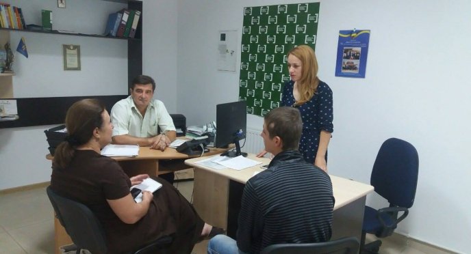 ЗМІ розповіли шокуючу історію хлопчини-інваліда з Мукачівщини та як над ним знущались – 03